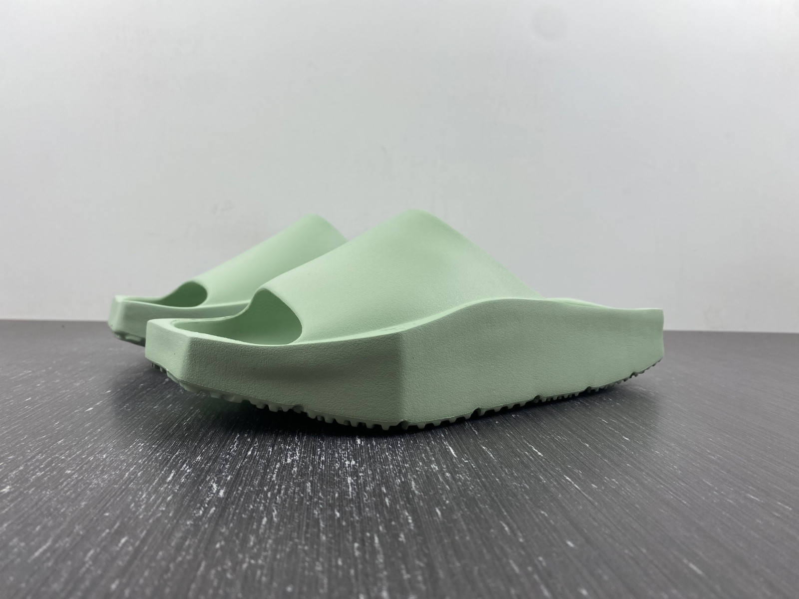 jordan hex mule pistachio frost dq8992-300