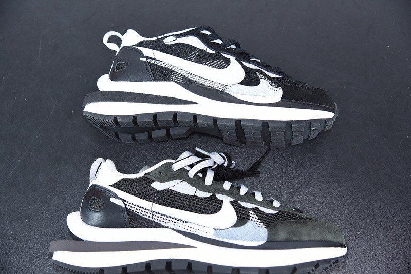 nike ldwaffle x sacai black white cv1363-001