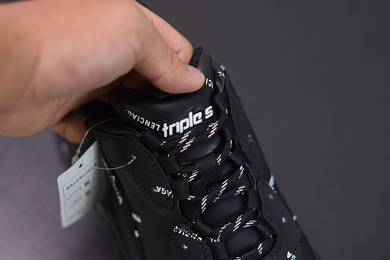 bc triple s trainer 524039 w06e1 2021