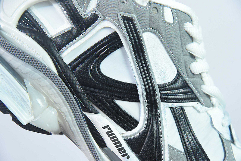 Ba*len*cia*ga runner sneaker