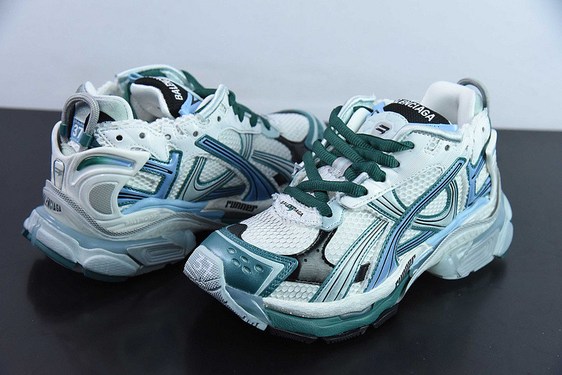 Ba*len*cia*ga runner sneaker