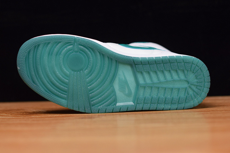 air jordan 1 mid “mystic green” cd6759-103