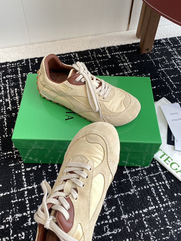 BOTTEGA VENETA Sneaker