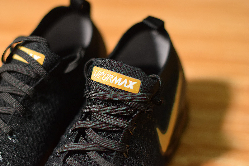 nike air vapormax flyknit 2 black dark grey 942842-012