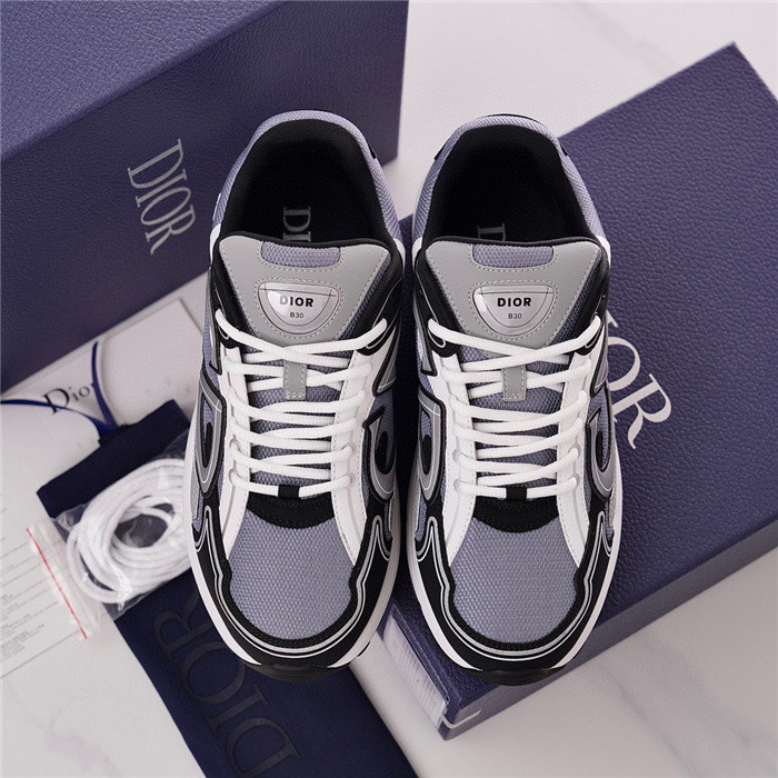 dio* sneaker