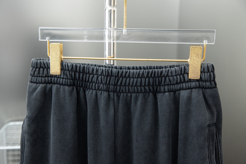 Ba*len*cia*ga clothes