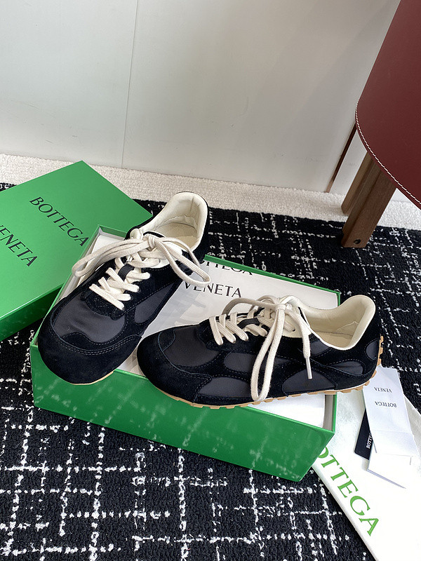 BOTTEGA VENETA Sneaker