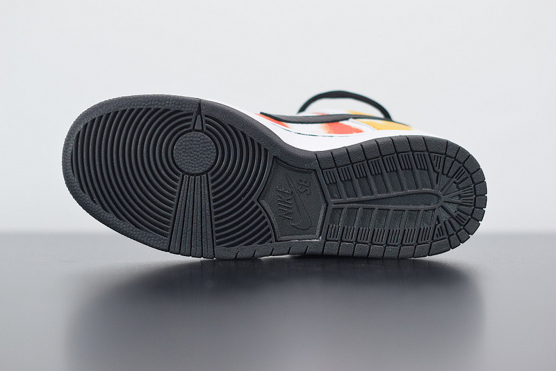 nike sb dunk low “raygun tie-dye” bq6832-101