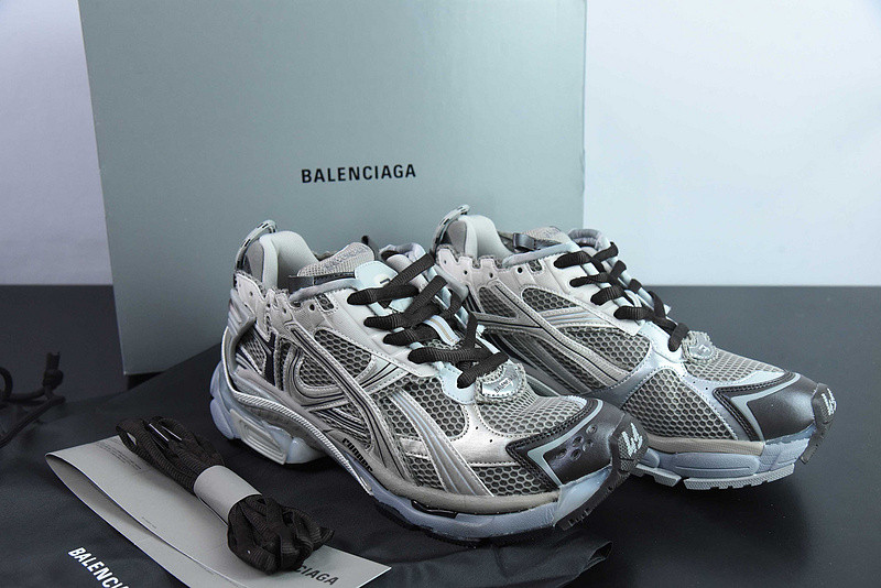 Ba*len*cia*ga runner sneaker
