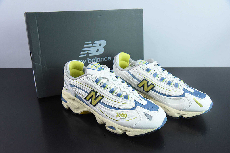 NEW BALANCE SNEAKER
