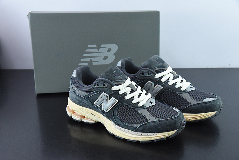 new balance sneaker