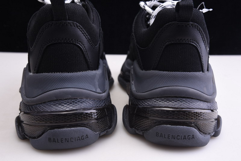 bc triple s trainer ‘all black distressed’’ 541624 w09o1 1000