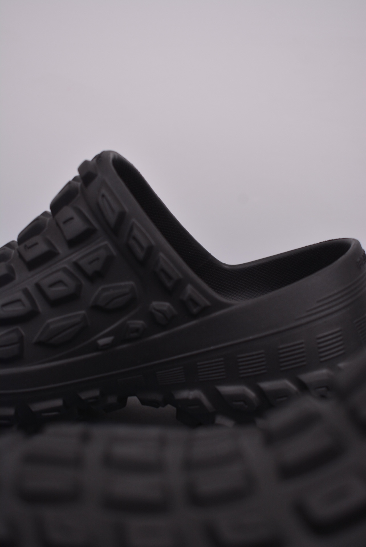 Ba*len*cia*ga defender slip-on clogs